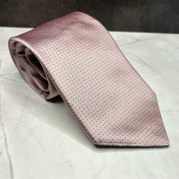 DKNY 58” Silk Subtle Pink Men's Tie - Picture 1 of 3